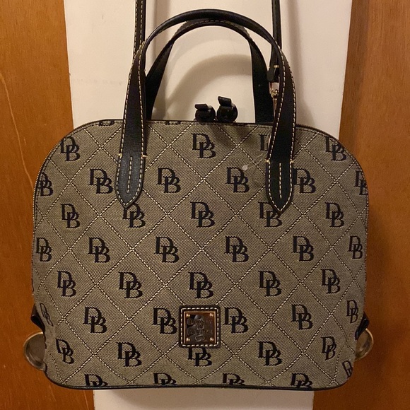 ♠️NWT Dooney & Bourke Rare & Beautiful Hand/Crossbody Bag - Picture 2 of 15